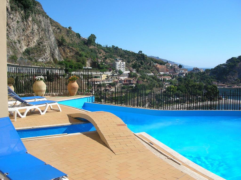Villa Isola Bella تاورمينا الغرفة الصورة